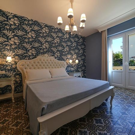 Sui Generis Tropea Luxury Rooms エクステリア 写真