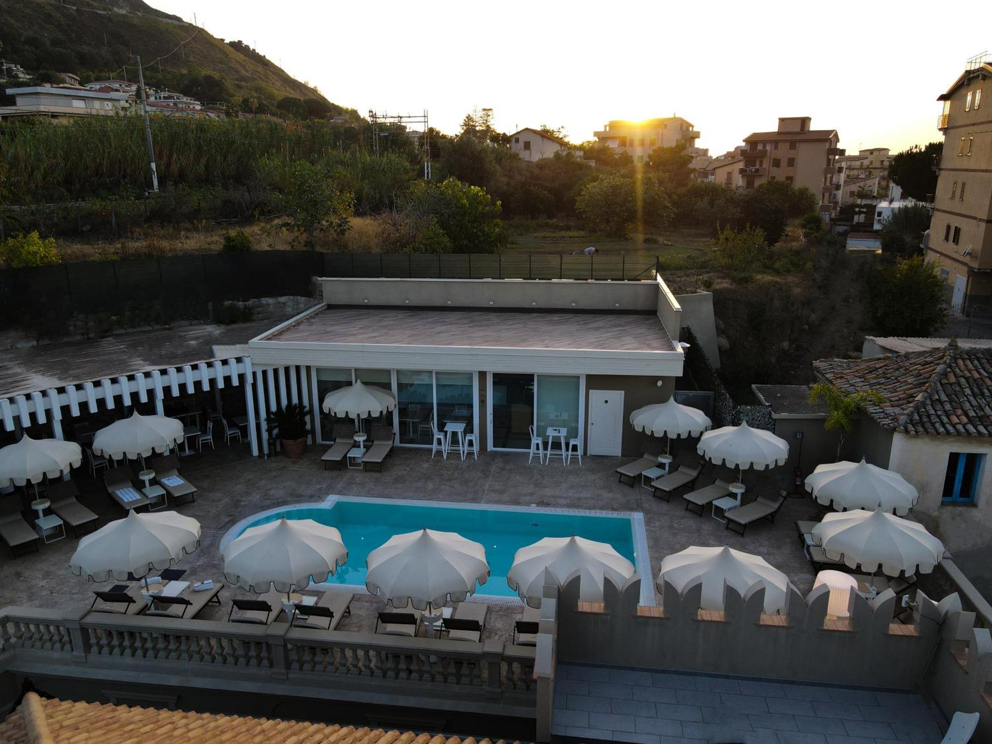 Sui Generis Tropea Luxury Rooms エクステリア 写真