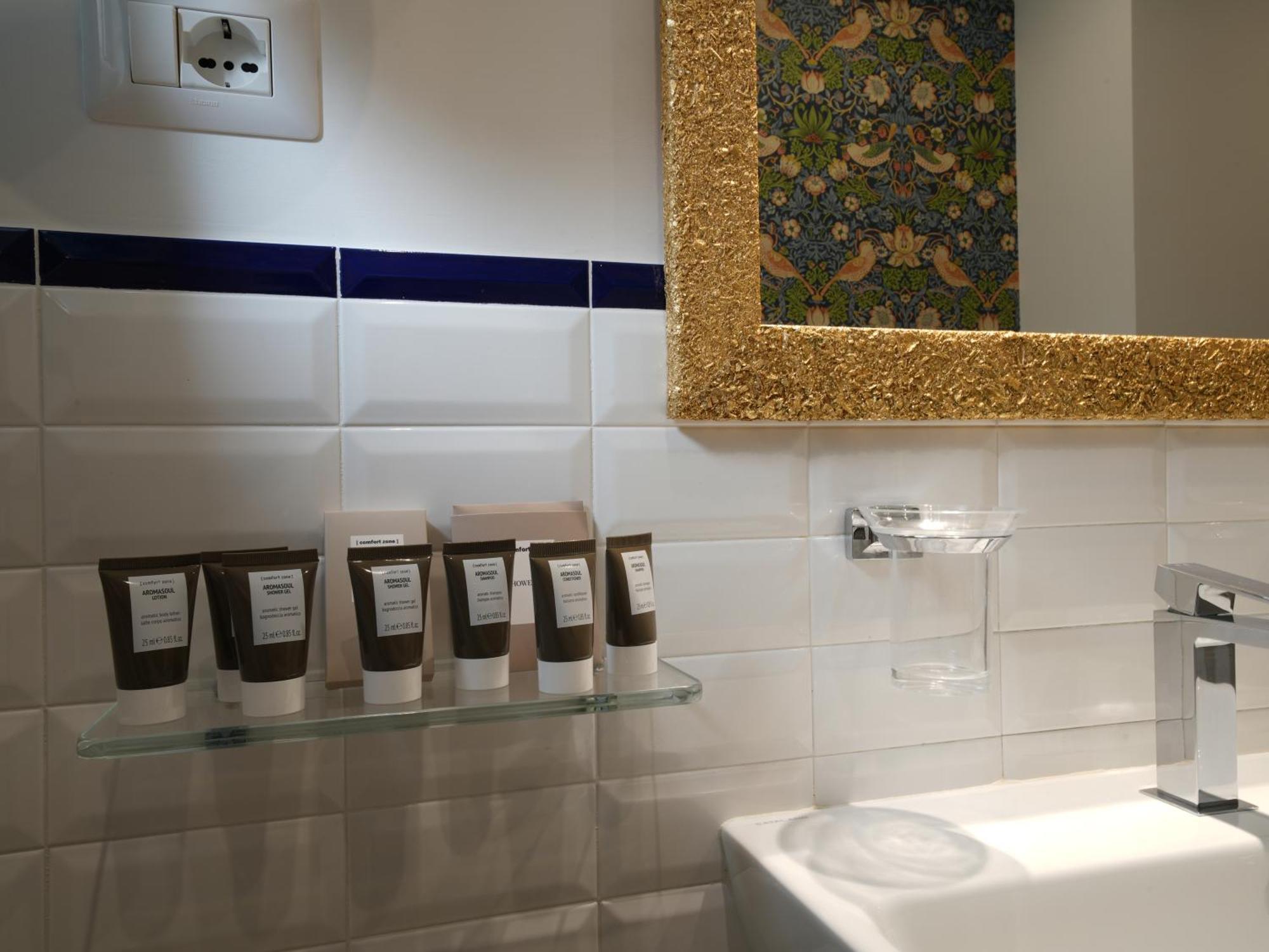 Sui Generis Tropea Luxury Rooms エクステリア 写真