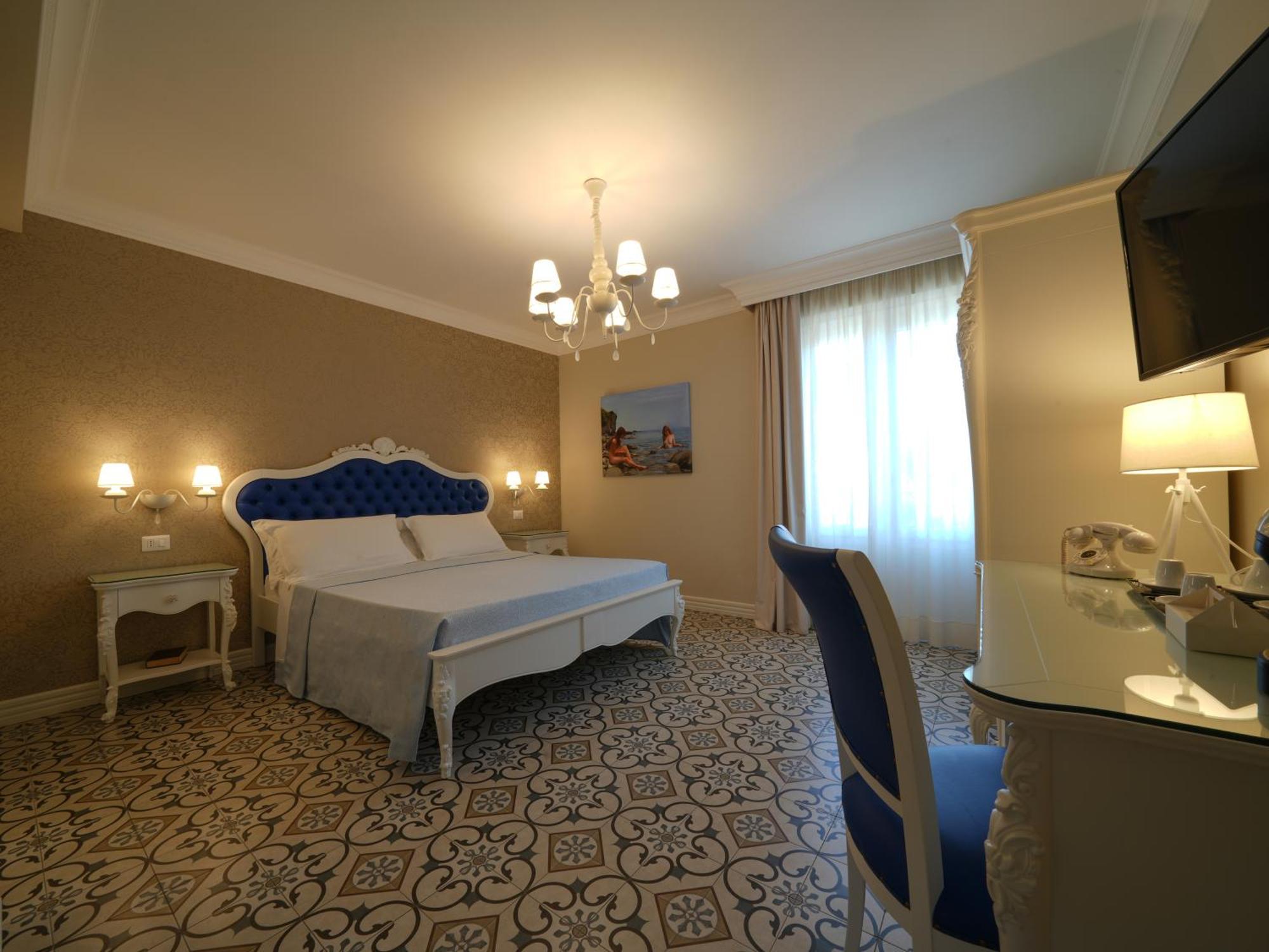 Sui Generis Tropea Luxury Rooms エクステリア 写真