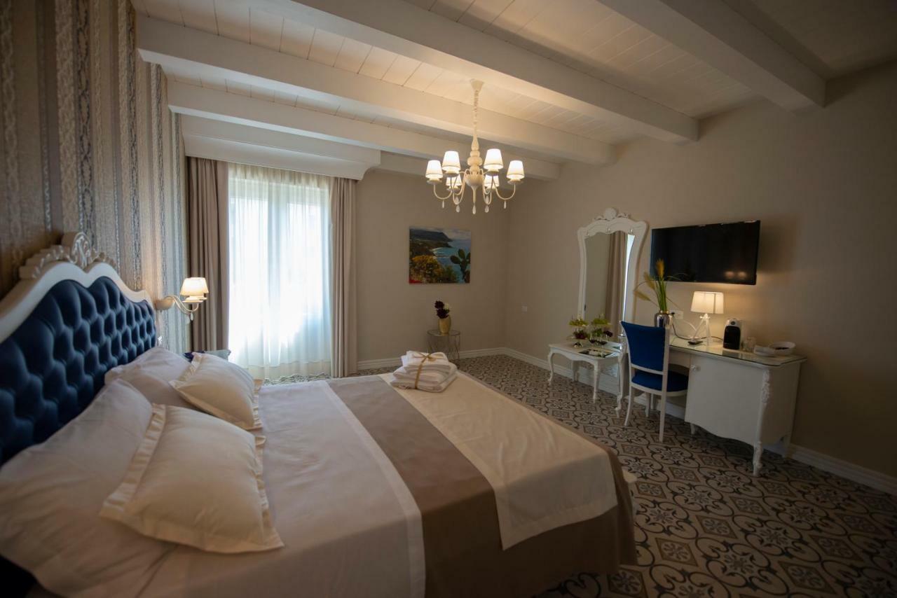 Sui Generis Tropea Luxury Rooms エクステリア 写真