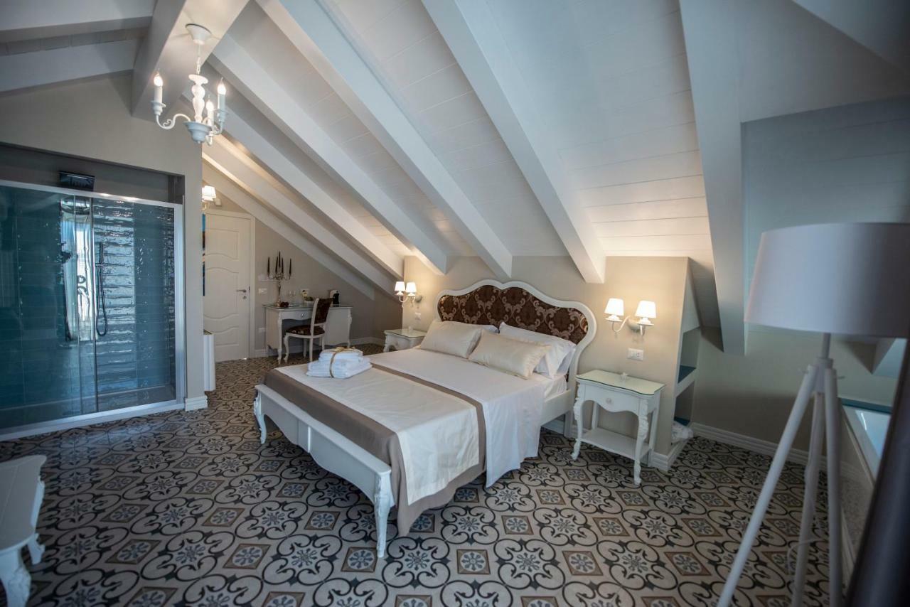 Sui Generis Tropea Luxury Rooms エクステリア 写真