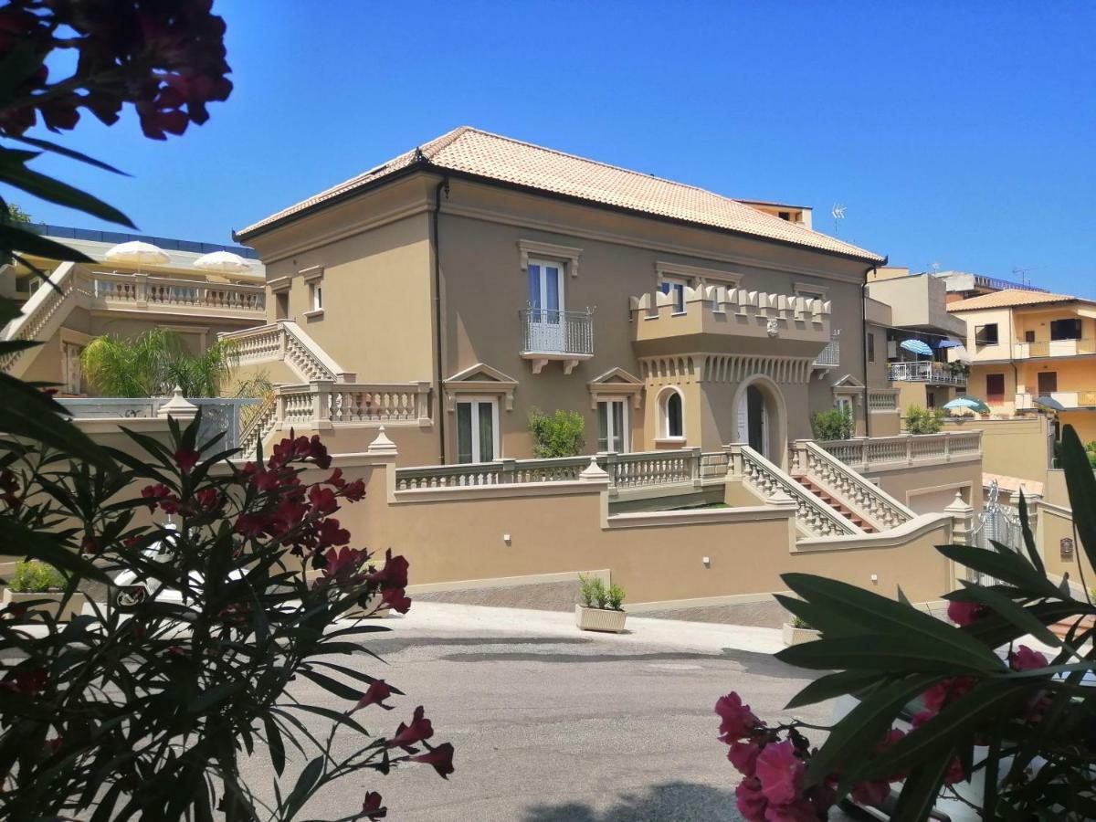 Sui Generis Tropea Luxury Rooms エクステリア 写真