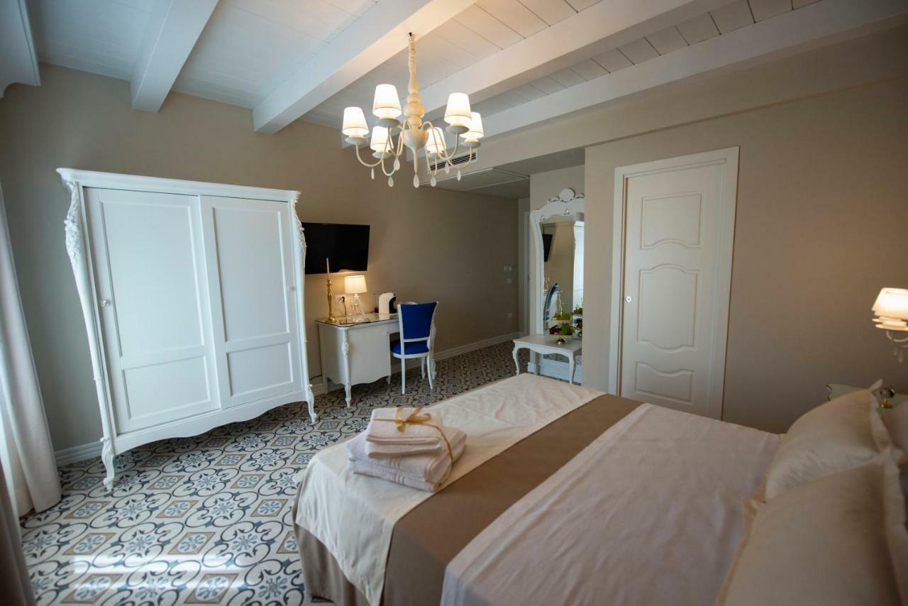 Sui Generis Tropea Luxury Rooms エクステリア 写真