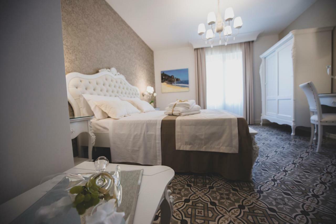 Sui Generis Tropea Luxury Rooms エクステリア 写真