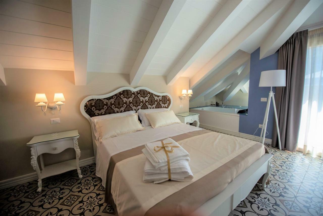 Sui Generis Tropea Luxury Rooms エクステリア 写真