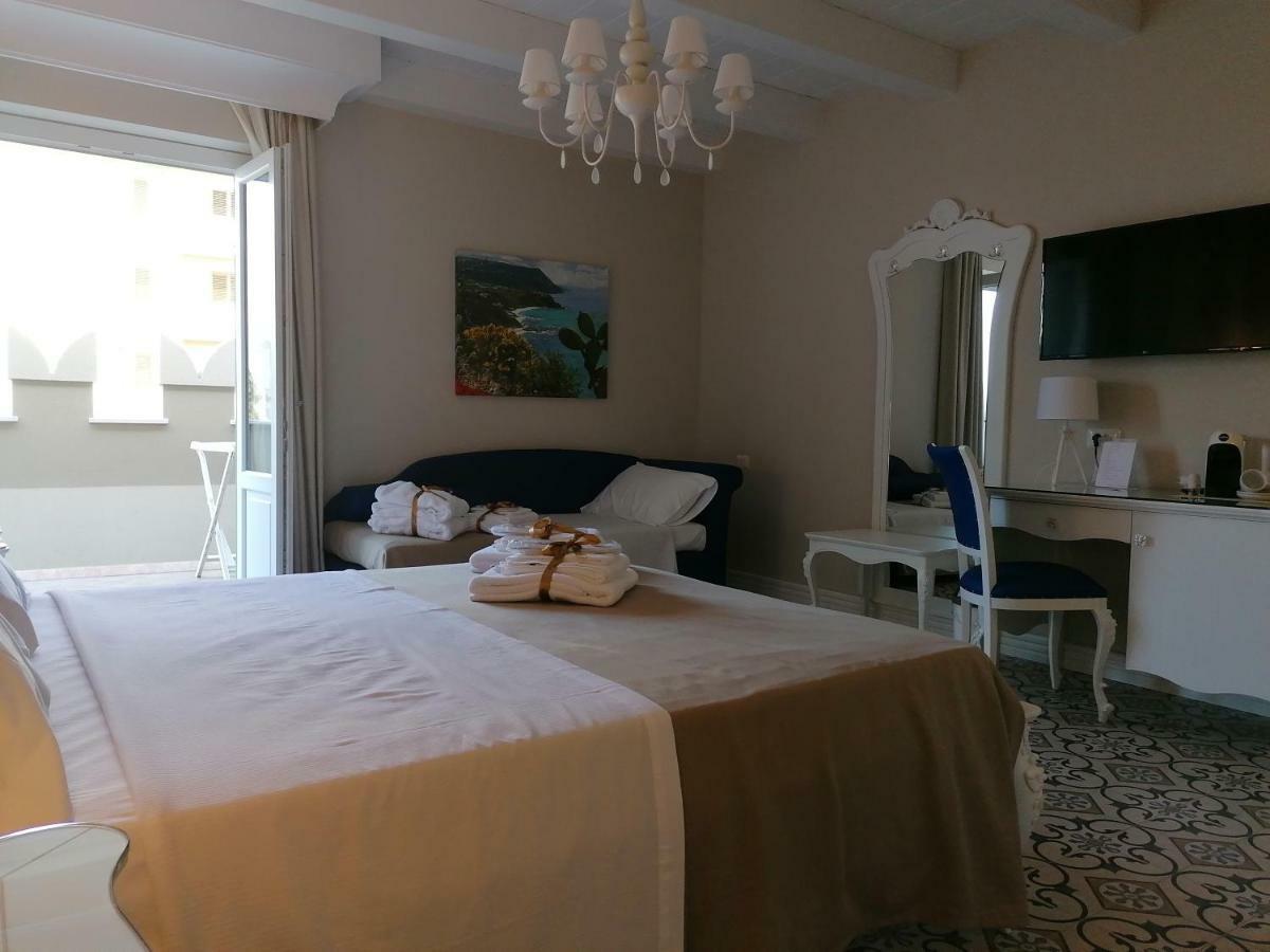 Sui Generis Tropea Luxury Rooms エクステリア 写真