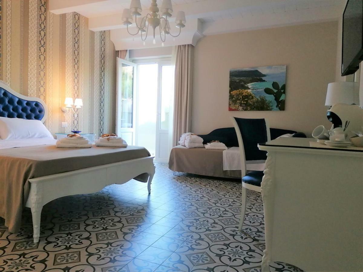 Sui Generis Tropea Luxury Rooms エクステリア 写真