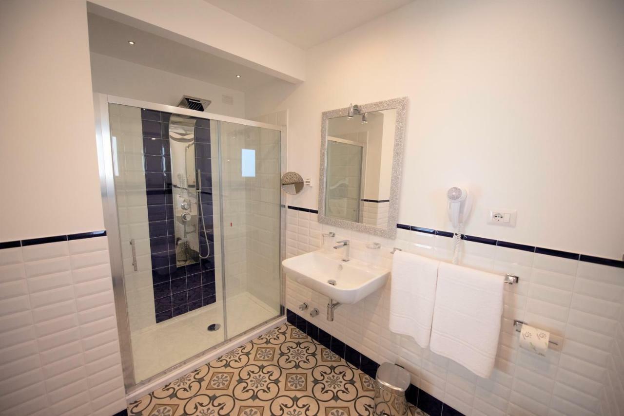 Sui Generis Tropea Luxury Rooms エクステリア 写真