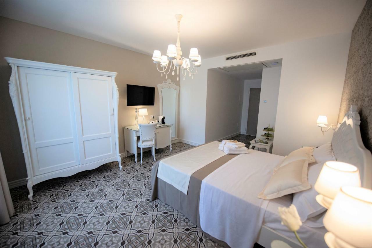 Sui Generis Tropea Luxury Rooms エクステリア 写真