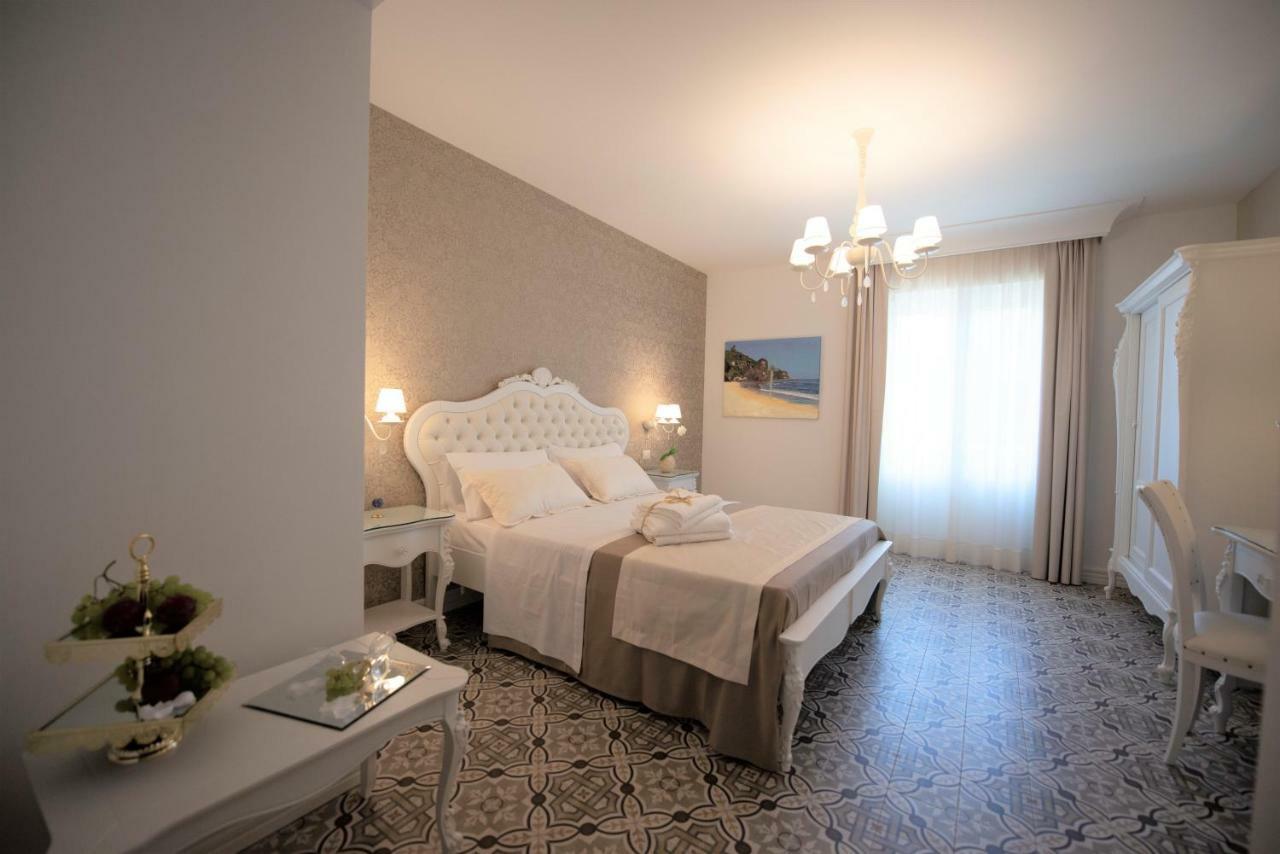 Sui Generis Tropea Luxury Rooms エクステリア 写真