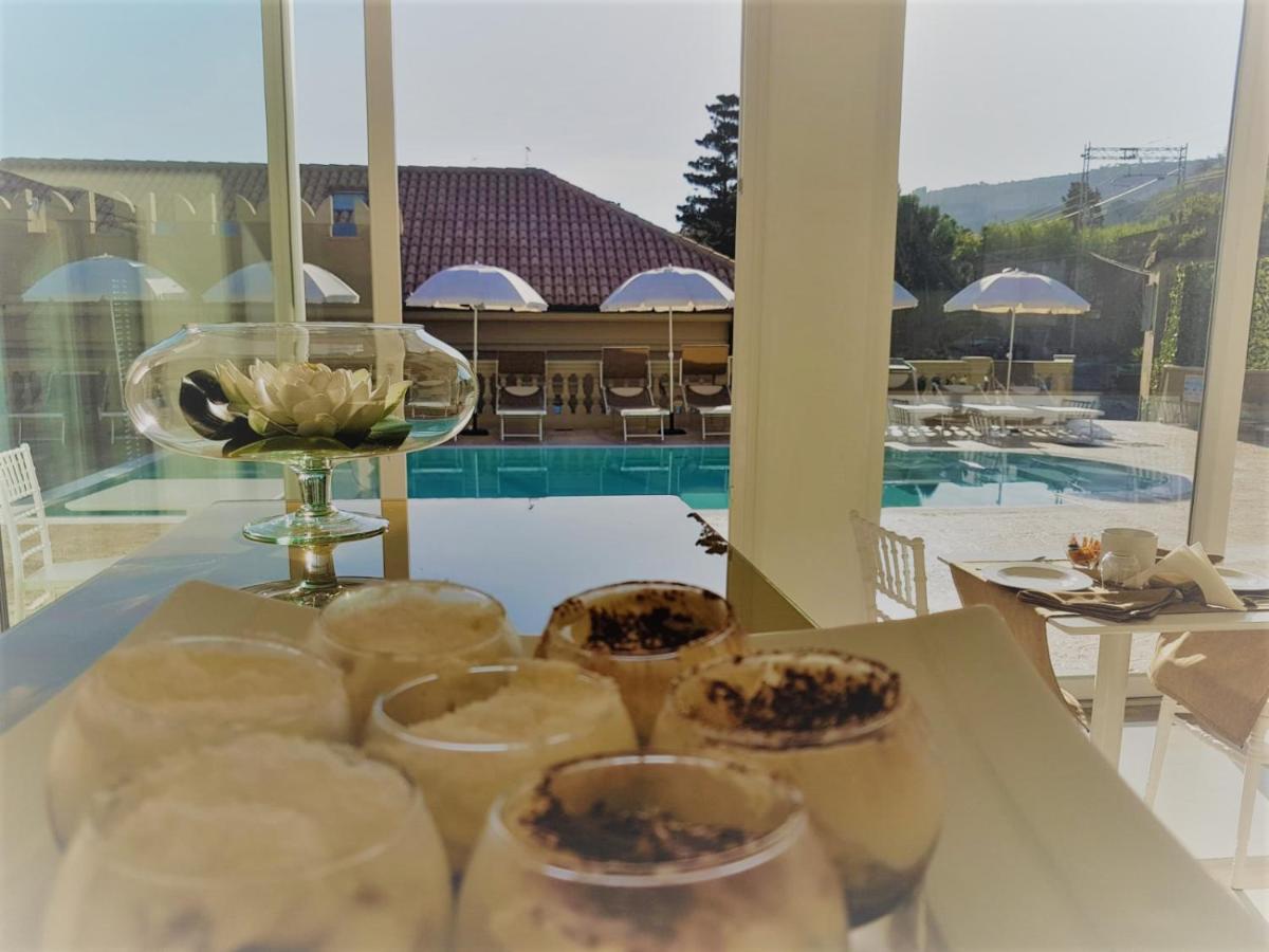 Sui Generis Tropea Luxury Rooms エクステリア 写真